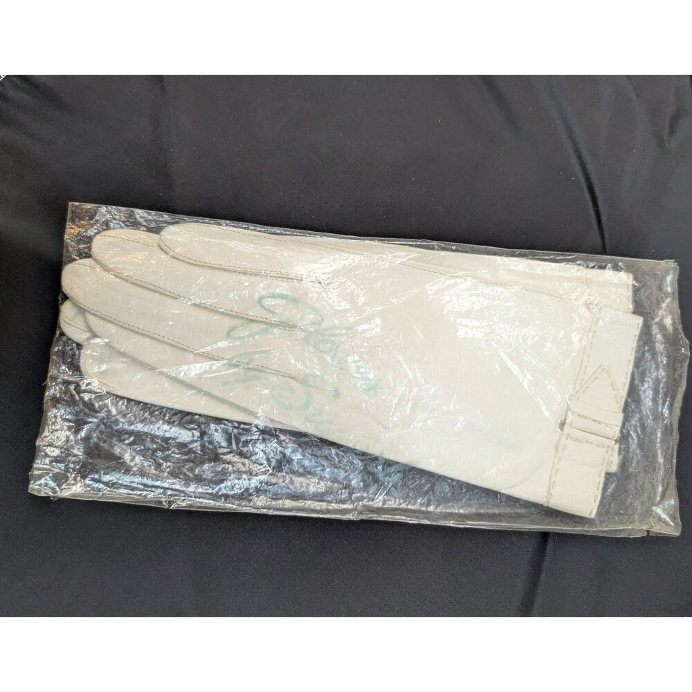 NWT White Kidskin Washable Gloves, size M